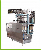 Автомат розлива газированных напитков, минеральных вод XRB-6.