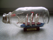 Корабль сувенирный в бутылке
