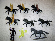 Фигурки воинов индейцев и лошадей