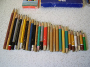 Карандаши простые разной мягкости - 27 шт ( продажа лотом)