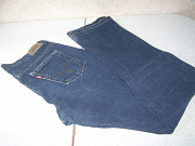 Джинсы Levis