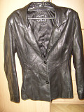 Куртка женская ( кожа натуральная ) фирма Senso Unico размер - L ( 48 )