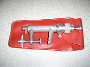 Струбцина для фотоаппарата Зенит для фиксирования на поверхности в чехле