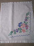 Салфетка - уголок (вышивка и мережка)