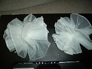 Бантики белые диаметр - 15 см - 2 шт..