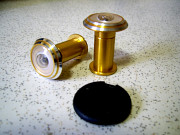 Глазок дверной