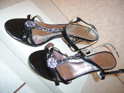 Босоножки черные с зеркальными каблуками маркировка 37