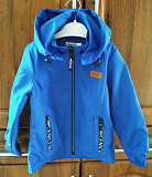 Ветровка с капюшоном