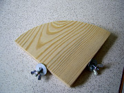 Полочка для грызунов (для птиц ) в клетку угловая с креплениями