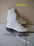 Коньки фигурные женские фирма Linda производство Канада 37 размер