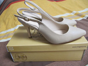 Туфли новые открытые бежевого цвета, 39 размера