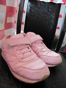 Кроссовки и тапочки для девочек б/у