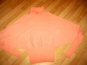 Джемпер с рукавом "летучая мышь" маркировка 38 цвет - абрикос