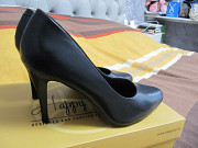 Чёрные туфли 39 размера