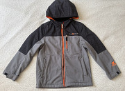 Куртка весенняя на 6-8 лет