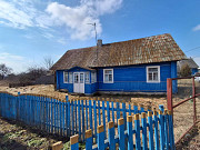 Крепкий жилой дом в тихой небольшой деревне Запурье Воложинского района в 86 км от МКАД недалеко от леса и Западной Березины. Дом 75 м кв., 2 комнаты